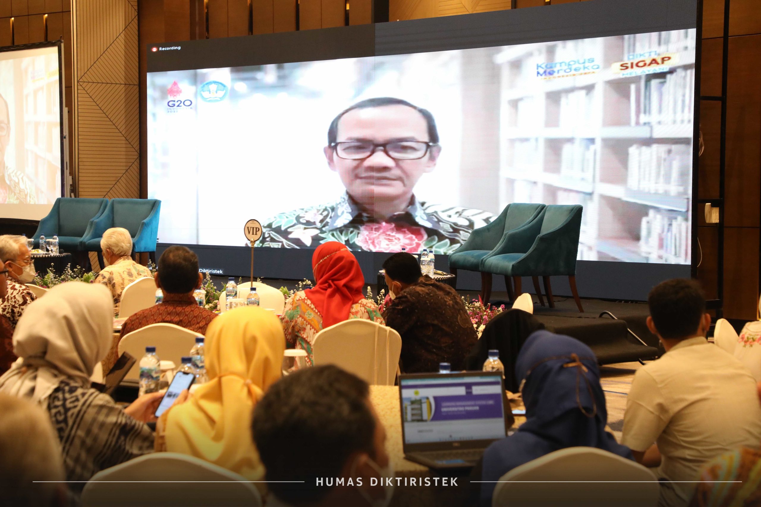 Refleksi Kualitas SDM Perguruan Tinggi Melalui Seminar Internasional